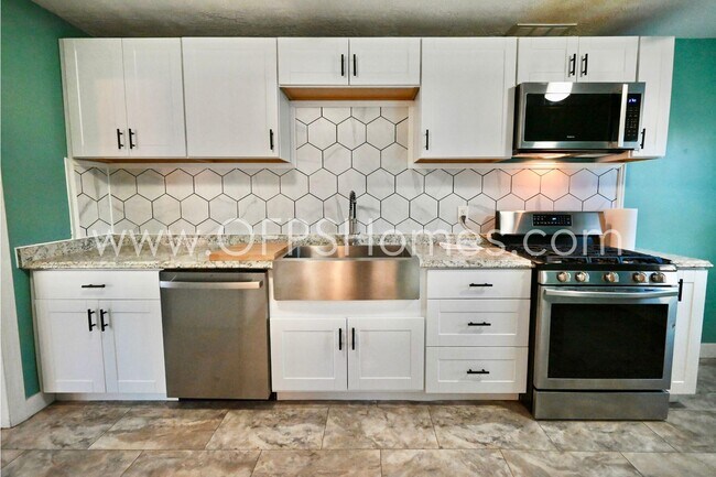 Building Photo - 305 Okaloosa Rd NE