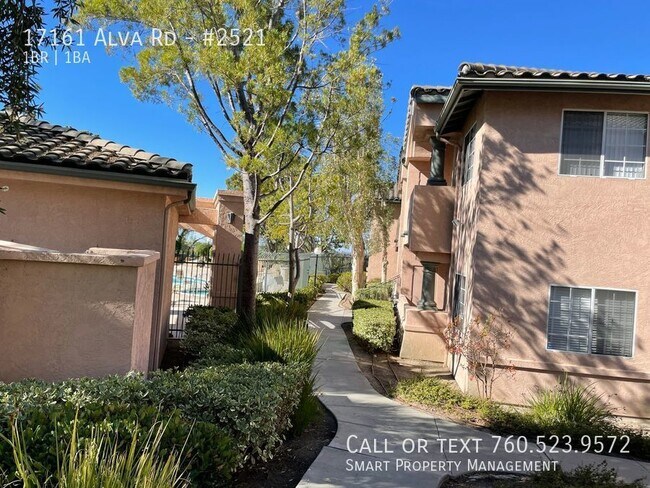 Building Photo - Gorgeous 1 bedroom upper level condo with ...