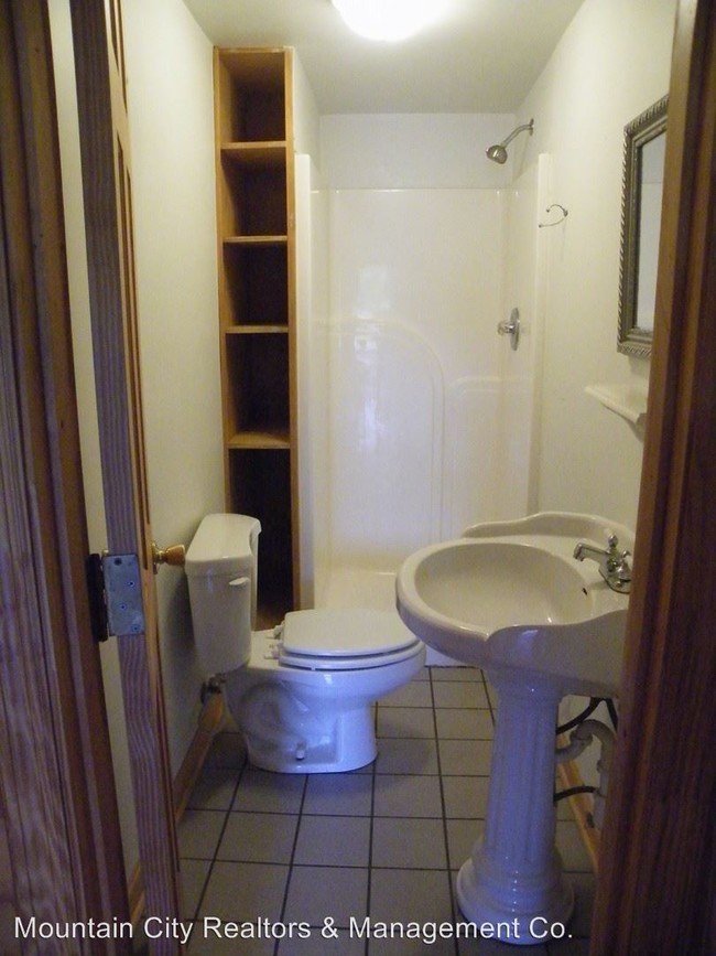 Building Photo - 1 br, 1 bath House - 21963 River Canyon Rd
