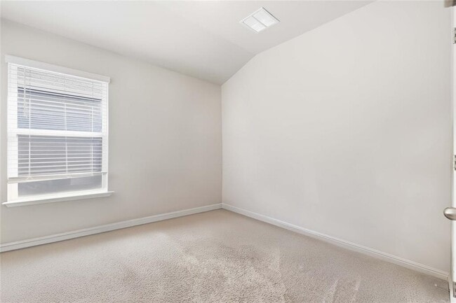 Building Photo - 805 Russet Rock Dr