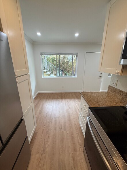 Building Photo - 3911 Oregon St