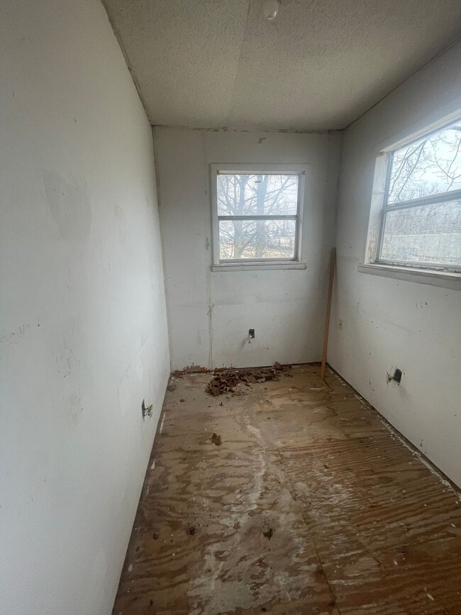 Building Photo - WELLSVILLE - 3 BR split level with Attache...