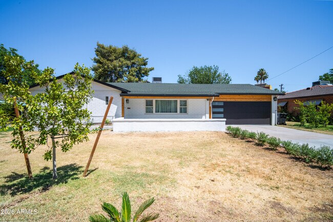 Building Photo - 4028 E Edgemont Ave
