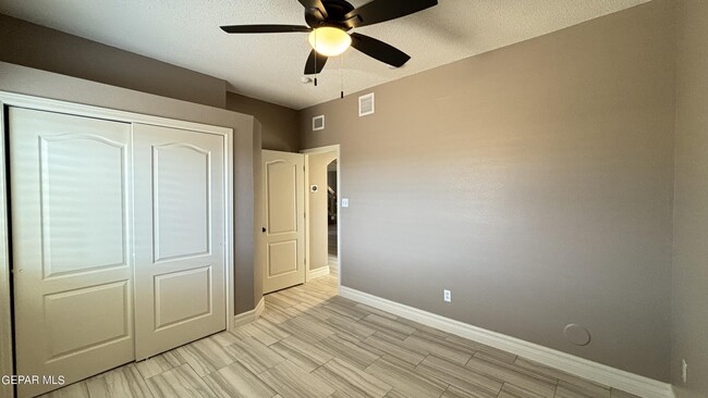 Building Photo - 14193 Honey Point Dr