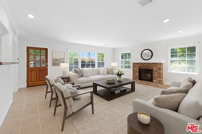 Building Photo - 4909 Morse Ave