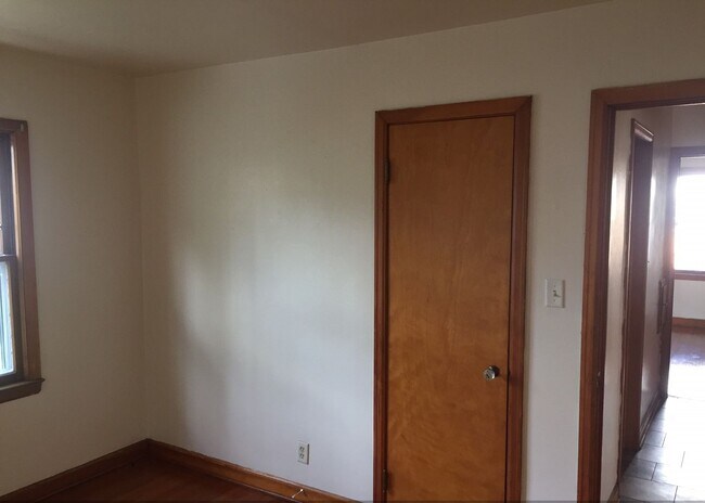 Building Photo - 5253 N 61st St