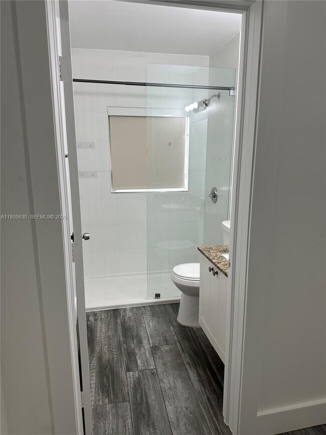 Building Photo - 2500 NE 192 St