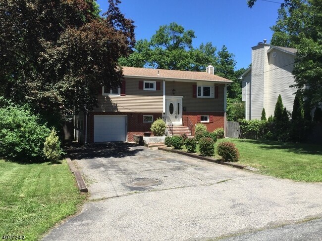 Building Photo - 27 Haddon Rd