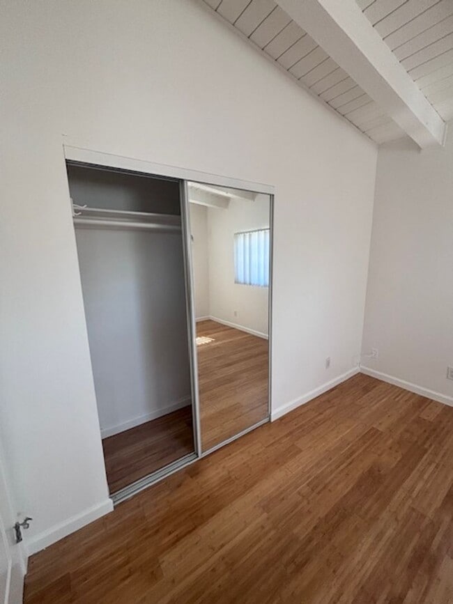 Building Photo - Welcome to 1828 Montrose St, located in the vibrant city of Los Angeles