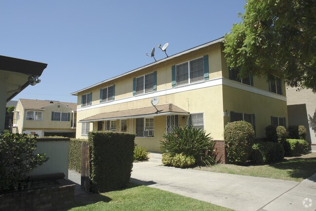 Primary Photo - 127 S Mission Dr