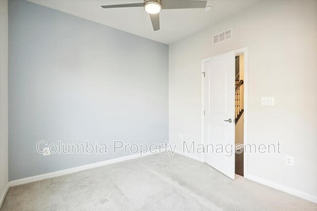 Building Photo - 6206 Enquirer St