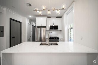 Building Photo - 131 Clifton Pl