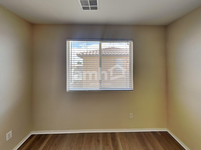 Building Photo - 986 Cantabria Heights Ave