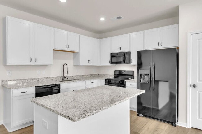 Building Photo - New Construction 3BR/2.5BA Townhome with Loft in Downtown Travelers Rest