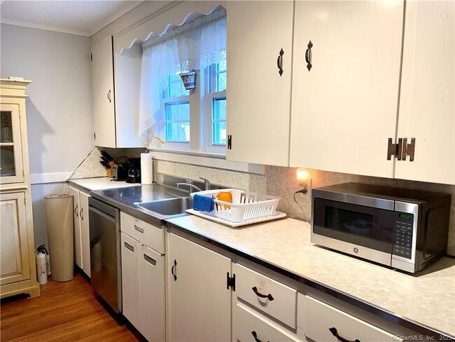 Building Photo - 43 Neck Rd