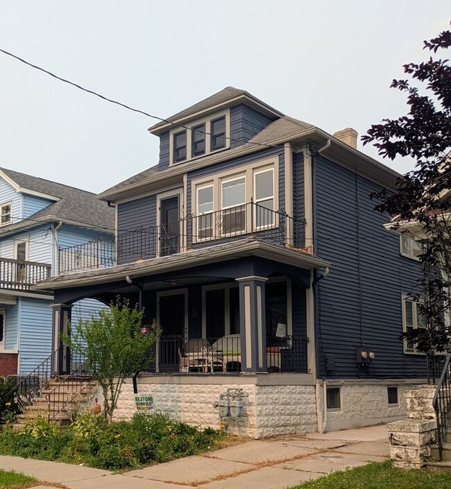 Building Photo - 47 Bridgeman St
