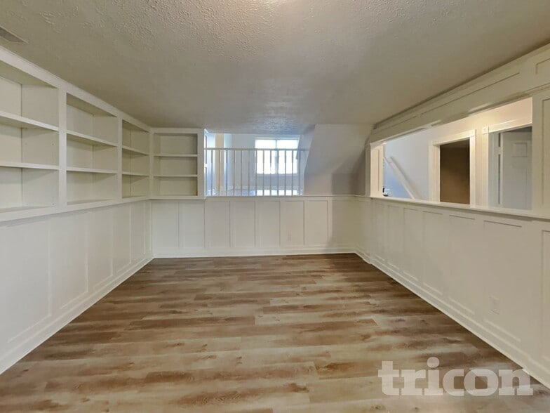 Building Photo - 7819 Cardinal Cove N