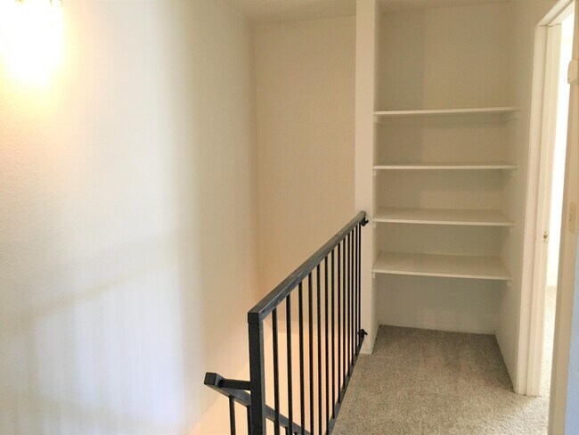 Building Photo - 488 Wiltsey Rd