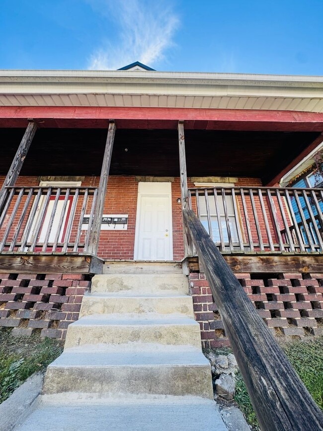 Building Photo - 420-422 Pennsylvania Ave