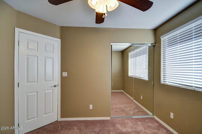 Building Photo - 3022 N 34th Pl