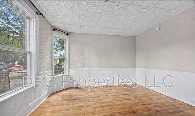 Building Photo - 841 Oakland Ave SW