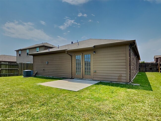 Building Photo - 2402 Regatta Ln