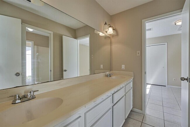 Building Photo - 3503 Dawnwood Dr