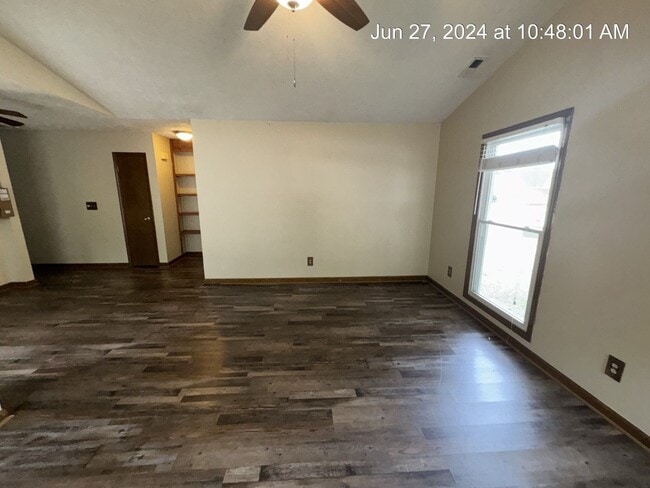 Building Photo - 501 Hollyberry Ln