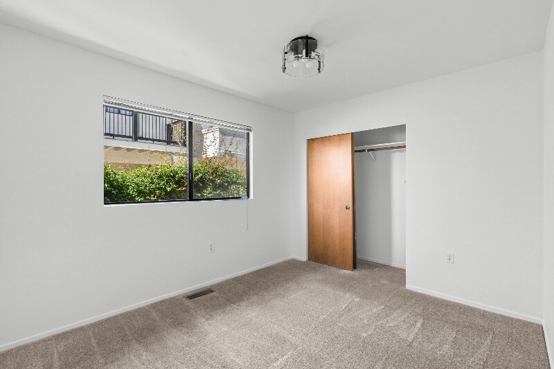 Building Photo - 440 Solar Way
