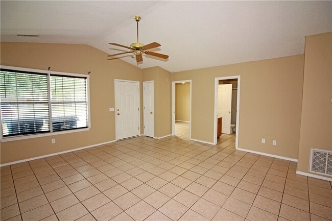 Building Photo - 207 SE 17th St