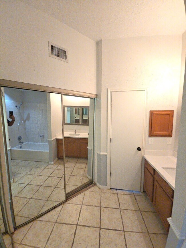 Building Photo - 8718 Roaring Point Dr