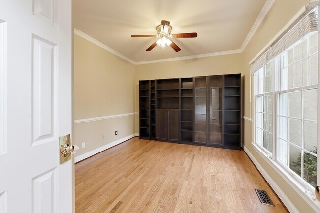 Building Photo - 4823 Vista Ridge Dr