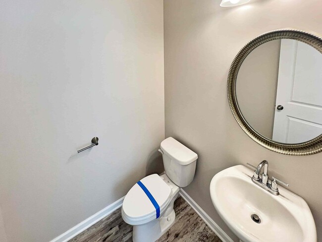 Building Photo - Fantastic 3 BR/2.5 BA Marietta Townhome in...