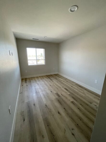 Building Photo - 1029 Oleander St