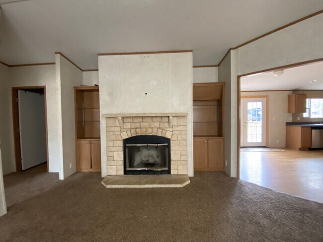 Building Photo - Great location on Monkey Island at Grand Lake!