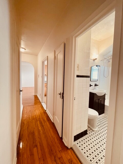 Building Photo - 81 Chestnut St