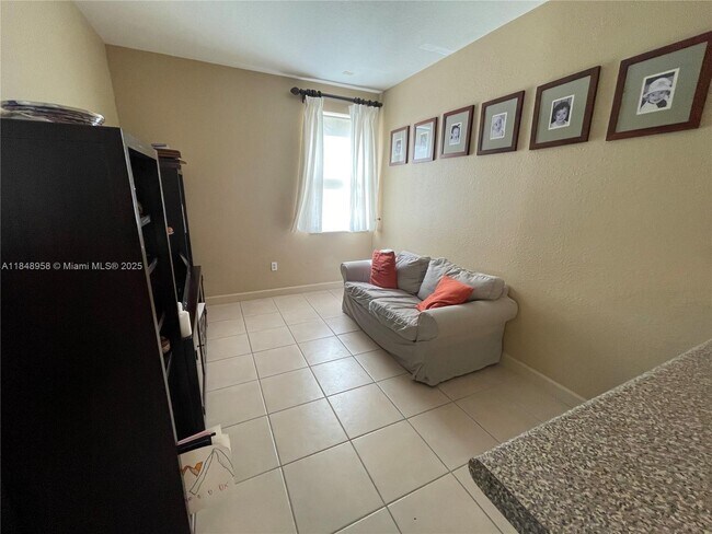 Building Photo - 160 Jacaranda Country Club Dr