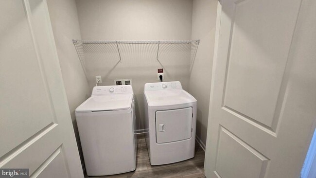 Building Photo - 1360 Red Clover Ln