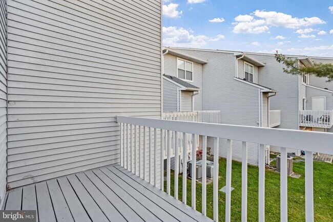 Building Photo - 319 Park Pl Dr