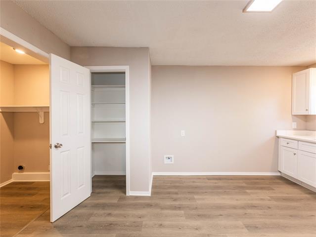 Building Photo - 1932 Mars Dr