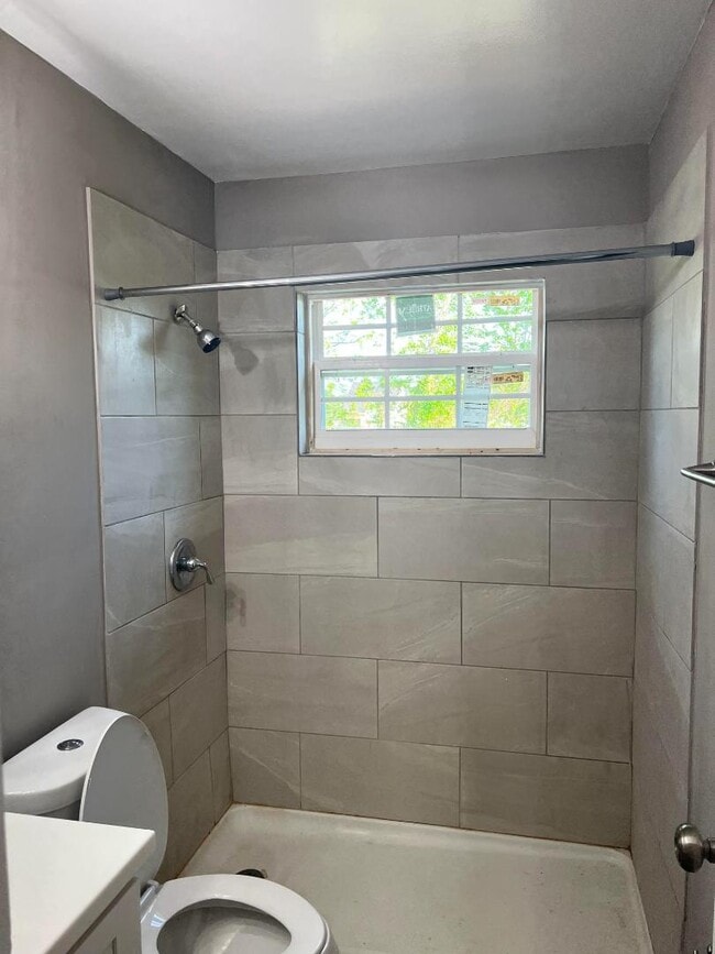 Building Photo - 130 Tucker Rd