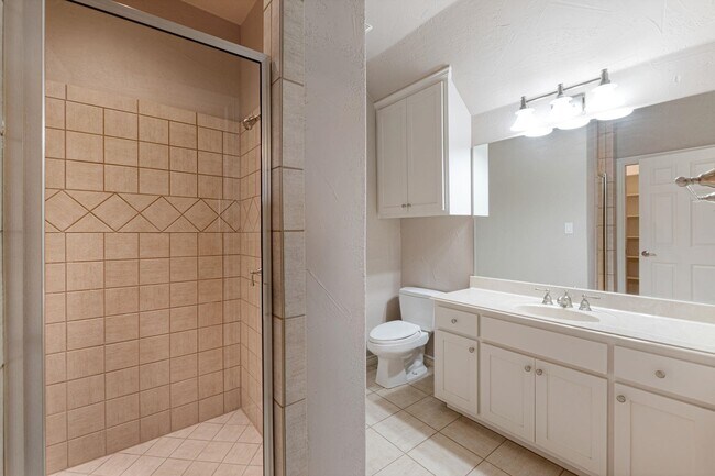 Building Photo - 101 Up There