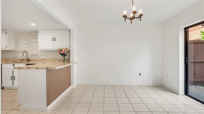 Building Photo - 7123 SW 115th Pl