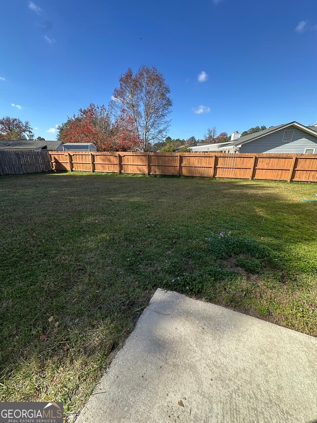 Building Photo - 205 Woodlawn Dr