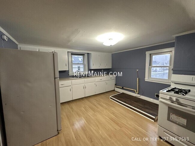 Building Photo - 253 Brunswick St