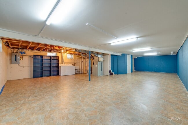 Building Photo - 111 E Magnolia St