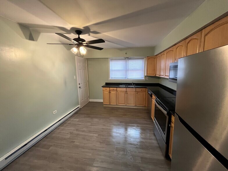 Building Photo - 6450 S New England Ave