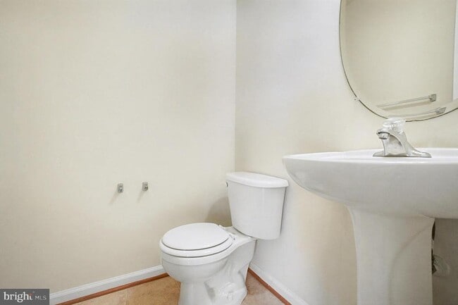 Building Photo - 105 Galway Ln