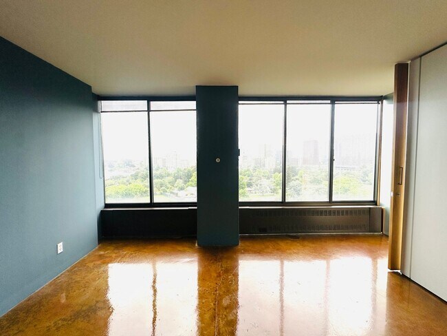Building Photo - Live in the Heart of Oakland at Lake Merritt! Corner 1bd w/stunning views, pool