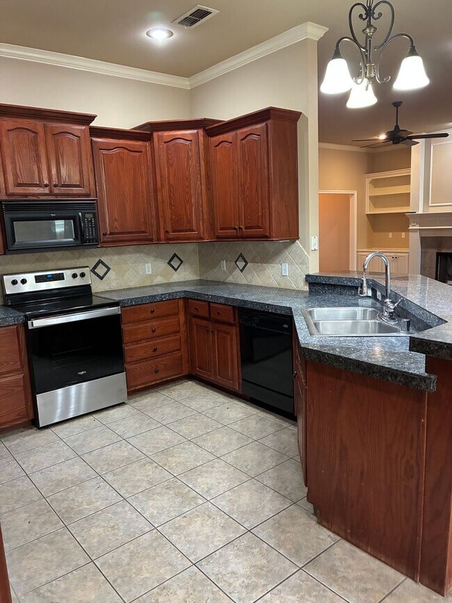 Building Photo - 4 Bedroom | 3 Bath Cooper ISD